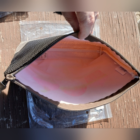 Thirty-One Zipper Pouch, Large - Picture 2 of 6